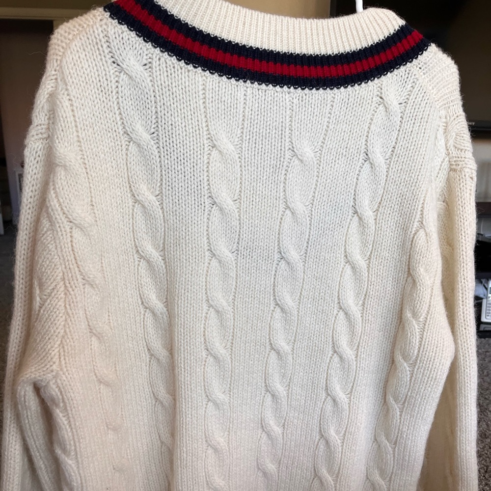 brandy Melville V-neck chunky sweater